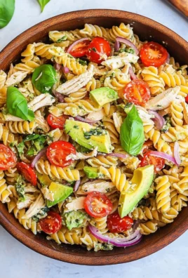 Healthy Chicken Pasta Salad with Avocado, Tomato, and Basil 22 Healthy Chicken Pasta Salad with Avocado, Tomato, and Basil